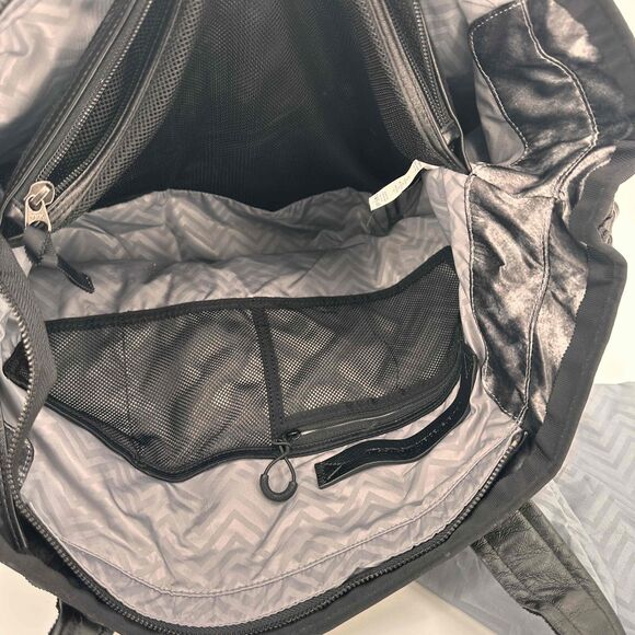 Lululemon Om Zig Zag Chevron Black Gray Pattern Tote Style Bag One Size NEW - Picture 7 of 10